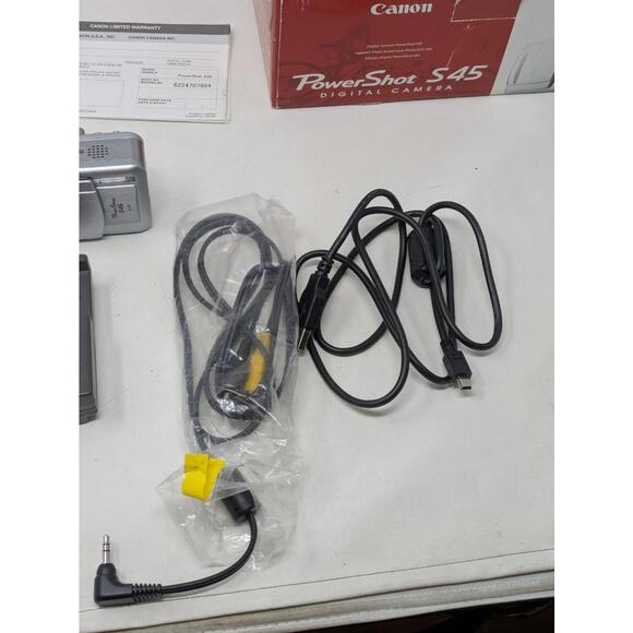 Canon Power Shot S45 AIAF Megapixels 4.0 Digital Camera PC1033-For Parts - Picture 3 of 11